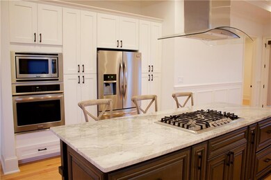 All Stainless Steel Appliances, Soft Close Cabinet
