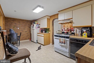 16 Chestnut St, Millville, NJ 08332 - photo 6