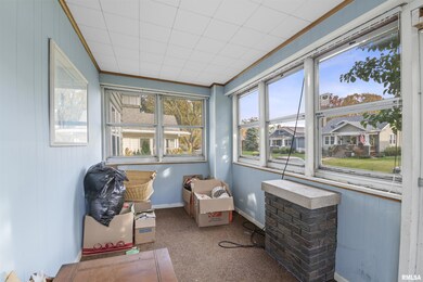 1122 E Dover Ct, Davenport, IA 52803 - photo 2