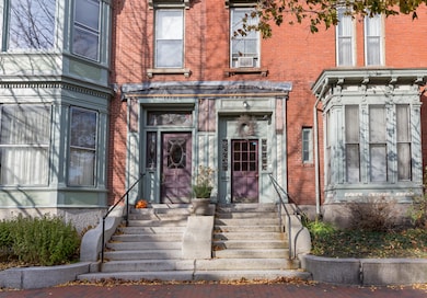 27 Deering St 3 Portland ME-large-002-02