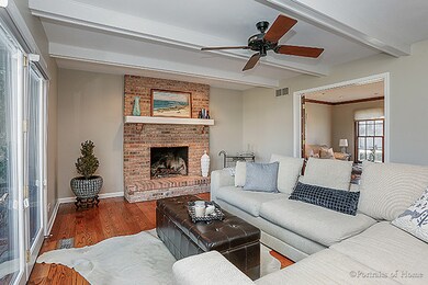 369 Bluegrass Dr, Wheaton, IL 60189 - photo 4