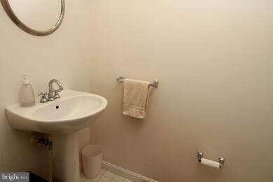 1187 Cypress Tree Place, Herndon, VA 20170 - photo 4