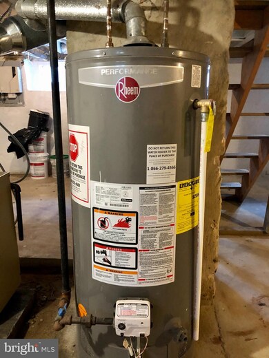 43 Garrett Ave, Bryn Mawr, PA 19010 - photo 2