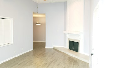 2105 Count Fleet Dr unit 212, Arlington, TX 76011 - photo 3