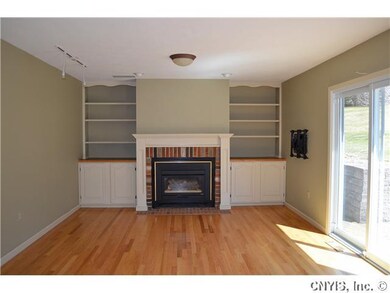 Family Room Built in book cases - Gas fireplace - 