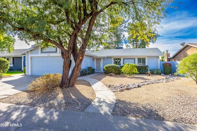 6819 E Grandview Dr- Front