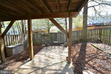 13885 Laura Ratcliff Ct, Centreville, VA 20121 - photo 3
