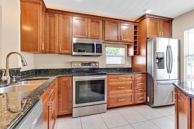 3911 Circle Lake Dr, West Palm Beach, FL 33417 - photo 6