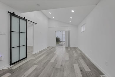 431 Johnson St, Columbus, OH 43203 - photo 6