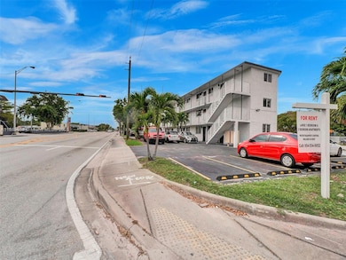 14190 W Dixie Hwy unit 16, North Miami, FL 33161 - photo 2