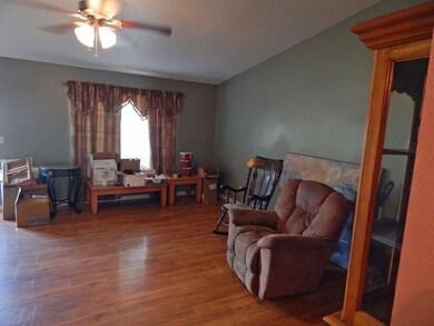 4971 Patricia Living 1