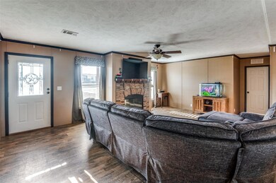 408 Chaparral Ln, Springtown, TX 76082 - photo 7