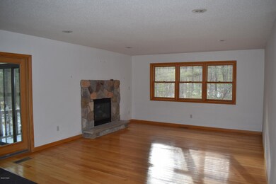 81 Moonbeam Cir, Hawley, PA 18428 - photo 7