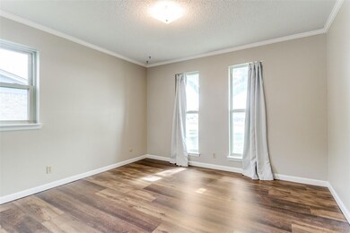 200 E Pleasantview Dr, Hurst, TX 76054 - photo 6