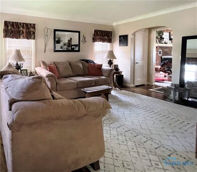 3915 Wallwerth Dr, Toledo, OH 43612 - photo 5