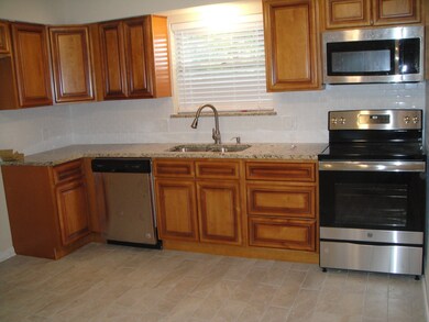 101 Lottie Ln, Friendswood, TX 77546 - photo 4