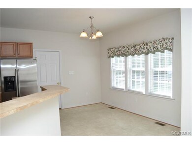 Breakfast room and bar area in the kitchen