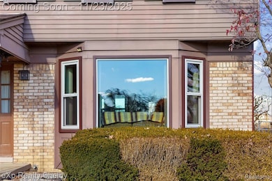 2849 Elmcrest Rd, Sterling Heights, MI 48310 - photo 4