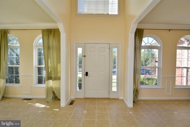 10288 Warfield St, White Plains, MD 20695 - photo 4