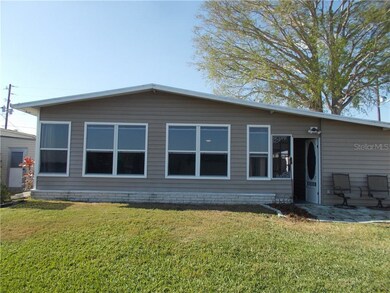 527 Sinclair Cir, Tavares, FL 32778 - photo 4