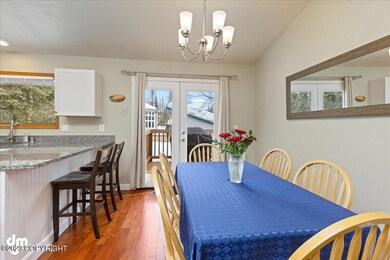 12-Dining Area 20230322-DW-3327
