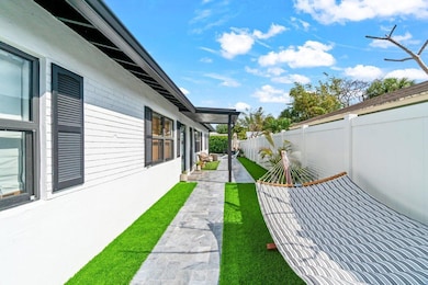 217 NE 11th St unit 217-219, Delray Beach, FL 33444 - photo 3