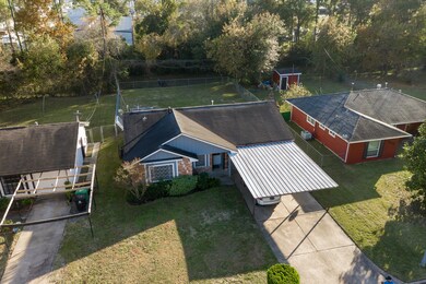 1643 W Donovan St, Houston, TX 77091 - photo 7