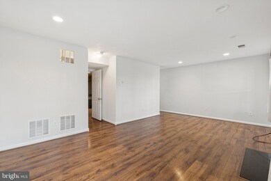 13300 Covered Wagon Ln, Herndon, VA 20171 - photo 6