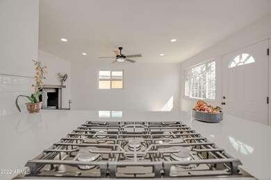 2112 E Lemon-4