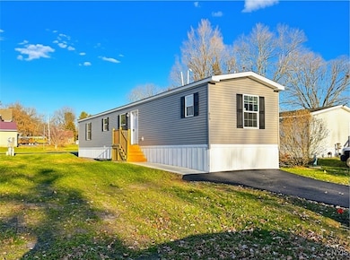 619 Kilkenny Dr, Utica, NY 13502 - photo 2