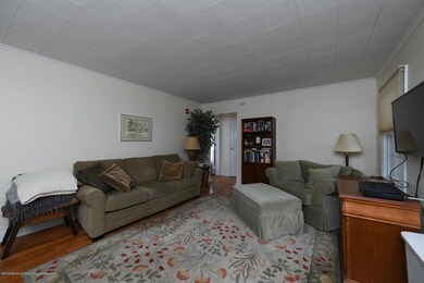 LIVING ROOM2