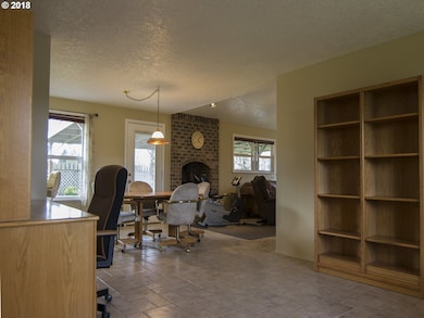 2509 SW Indian Mary Ct, Troutdale, OR 97060 - photo 4