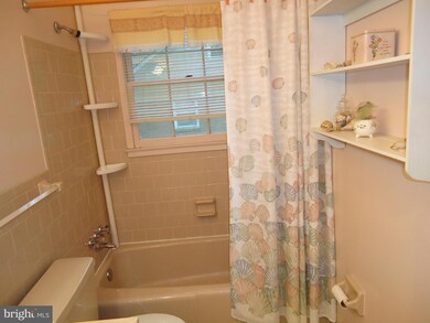 8437 Porter Ln, Alexandria, VA 22308 - photo 6