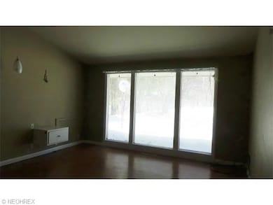 One side of the Master bedroom.