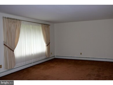 570 E Lawton St, Saint Clair, PA 17970 - photo 5