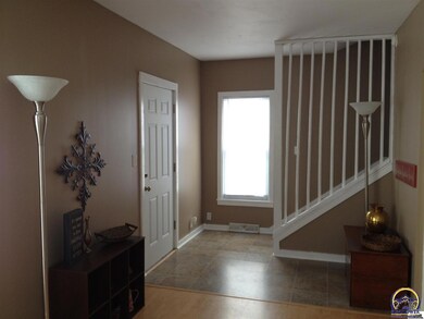 315 E Railroad St, Topeka, KS 66615 - photo 2