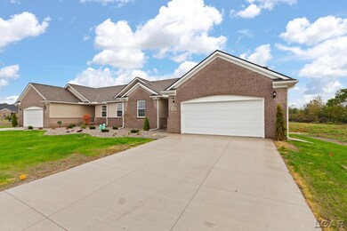 2821 Eunice Cir, Adrian, MI 49221 - photo 4