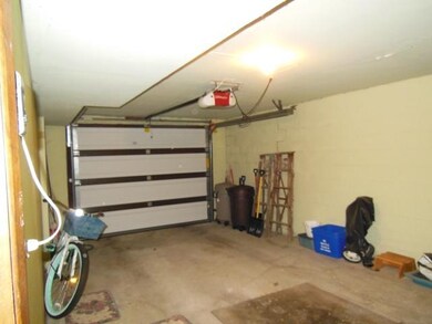 Parking Lot/Garage