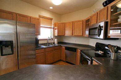 34 S Gardens Way, Fitchburg, WI 53711 - photo 2