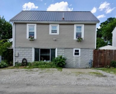 736 1/2 E Allen St, Lancaster, OH 43130 - photo 3