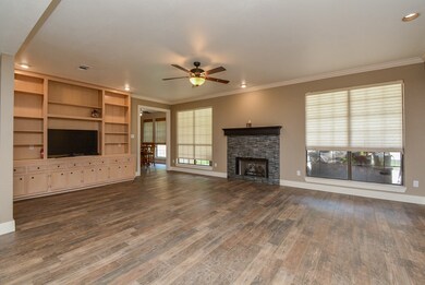 2050 Troon Dr, Alvin, TX 77511 - photo 7