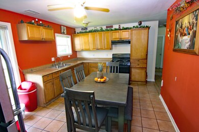 317 Tulsa Ave, Carpentersville, IL 60110 - photo 3