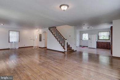 9201 Harrington Dr unit A, Potomac, MD 20854 - photo 7