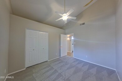 1017 N Peppertree Dr Gilbert-print-006-0