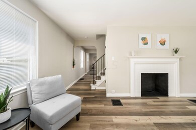 044__W 1776 e Sycamore St-001