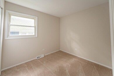 335 Lorraine Ave, Waukegan, IL 60085 - photo 7