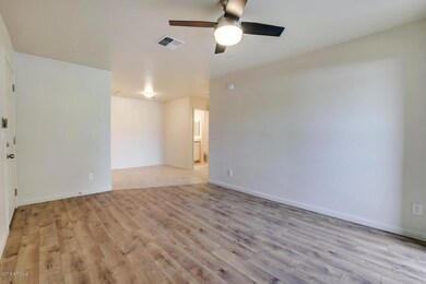 1916-North-32nd-Street-201-and-204-23