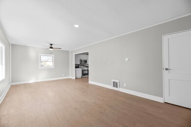 3123 Astor Ave - 005