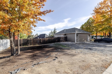 36-web-or-mls-940 NE Purcell Blvd-36