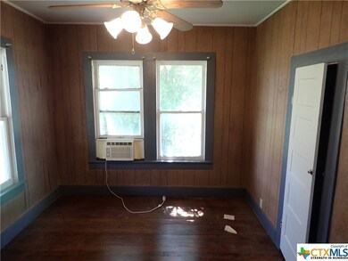 102 E Clements Ave, Copperas Cove, TX 76522 - photo 4